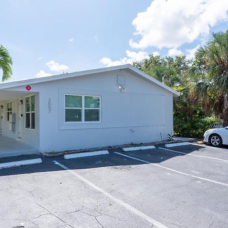 Just Off Wilton Drive Apt 5 Fort Lauderdale Exterior photo